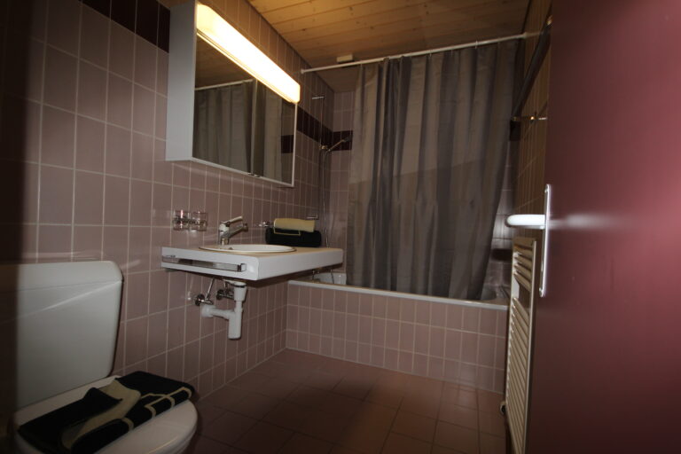28W - Bath