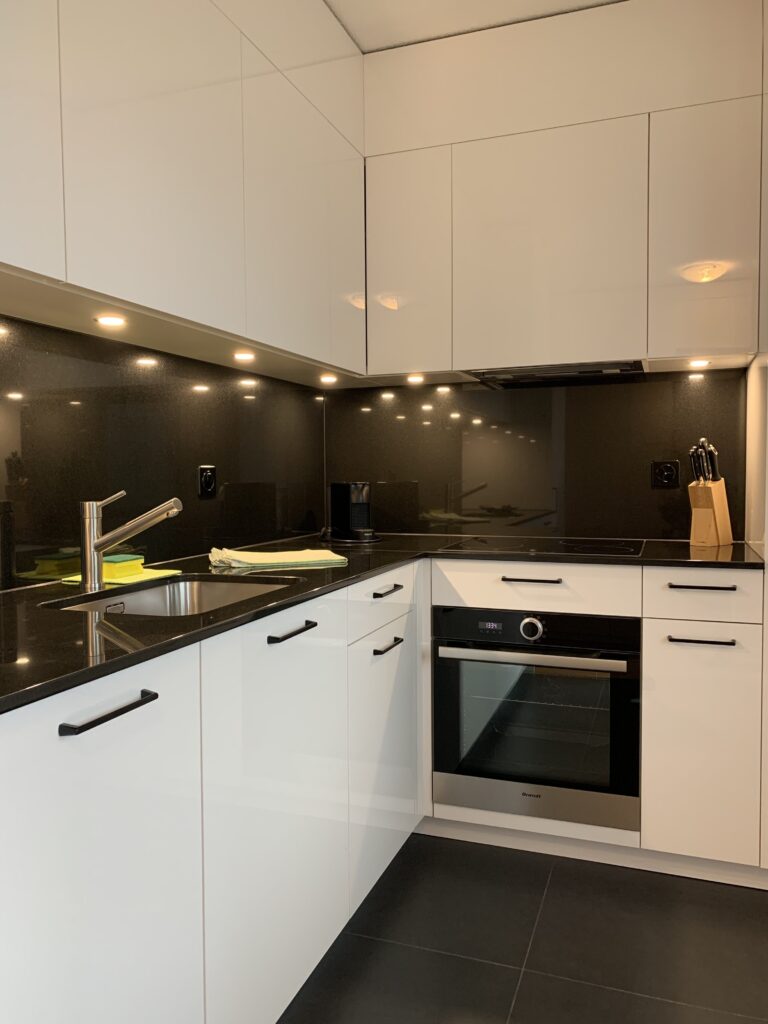 28W - Kitchen