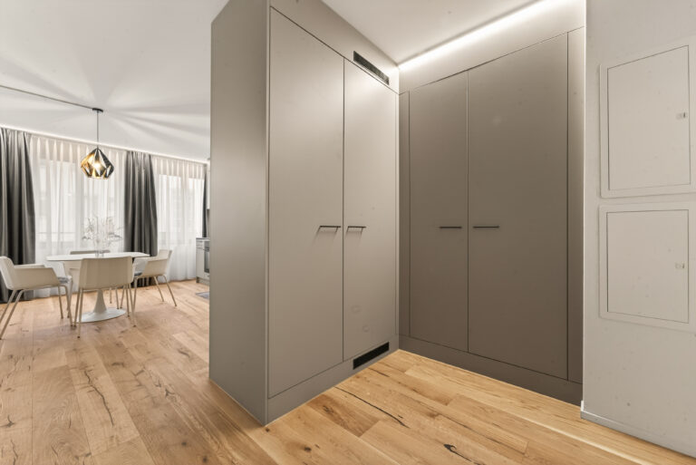 Serviced-apartment-luzern-loewengraben-eingang-24l-02