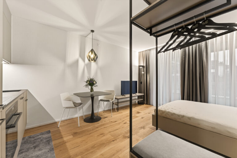 Serviced-apartment-luzern-loewengraben-eingang-33l-03